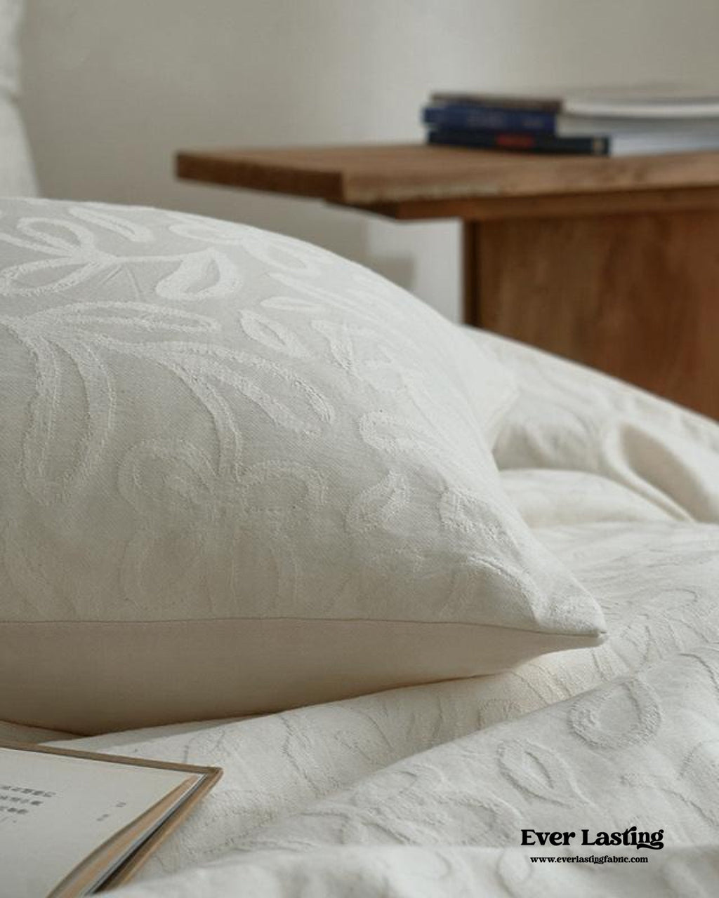 Elin Tencel™ Silky Jacquard Bedding Set – Bouquet