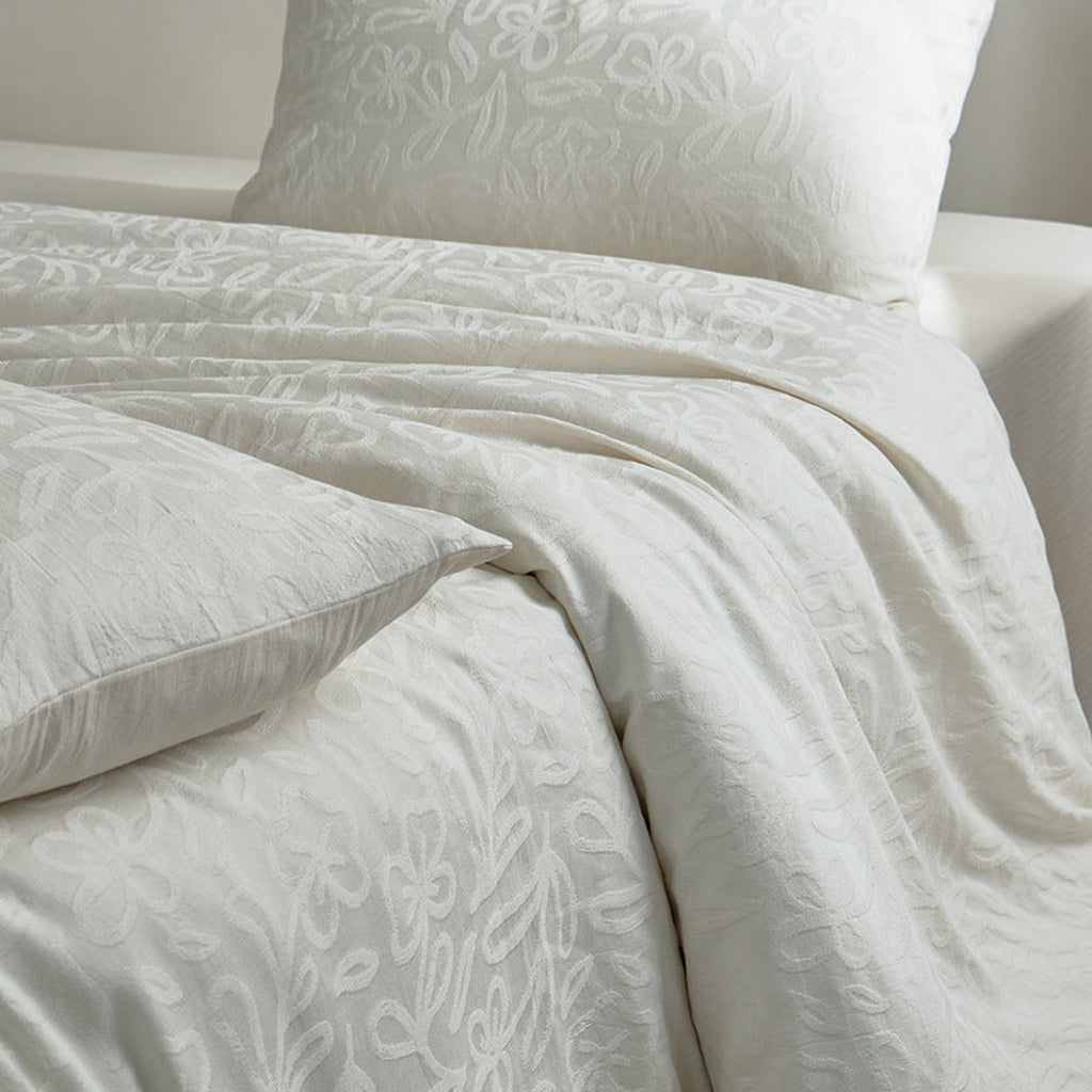 Elin Tencel™ Silky Jacquard Bedding Set – Bouquet